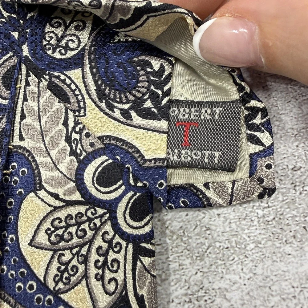 Robert Talbott Silk Tie Mens One Size Beige‎ Paisley Made In USA Necktie 3.75